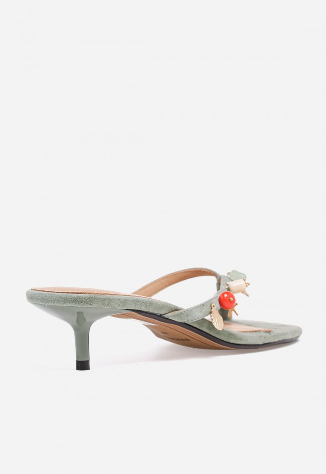 Sandalia de dedo color agua con charms VAS YR6006 – frescura chic y elegancia veraniega