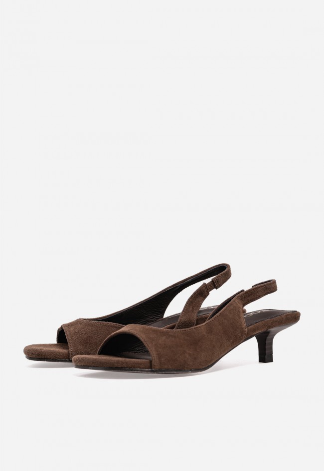 Sandalia moka de piel TOP 3 SF1628 – elegancia minimalista y comodidad para vestir