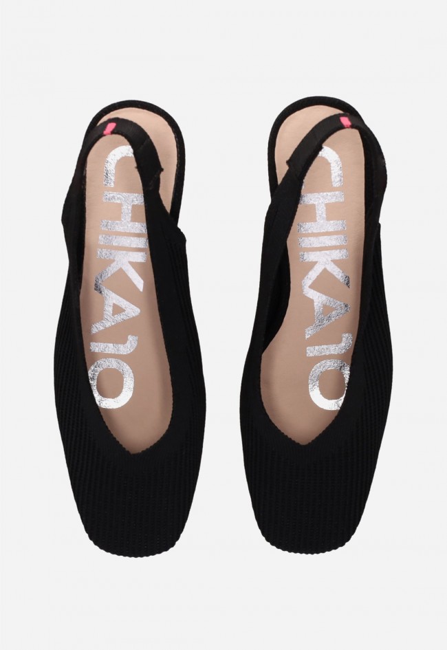 Zapato destalonado negro de tejido Chika10 Ambar 01 – elegante, ligero y cómodo