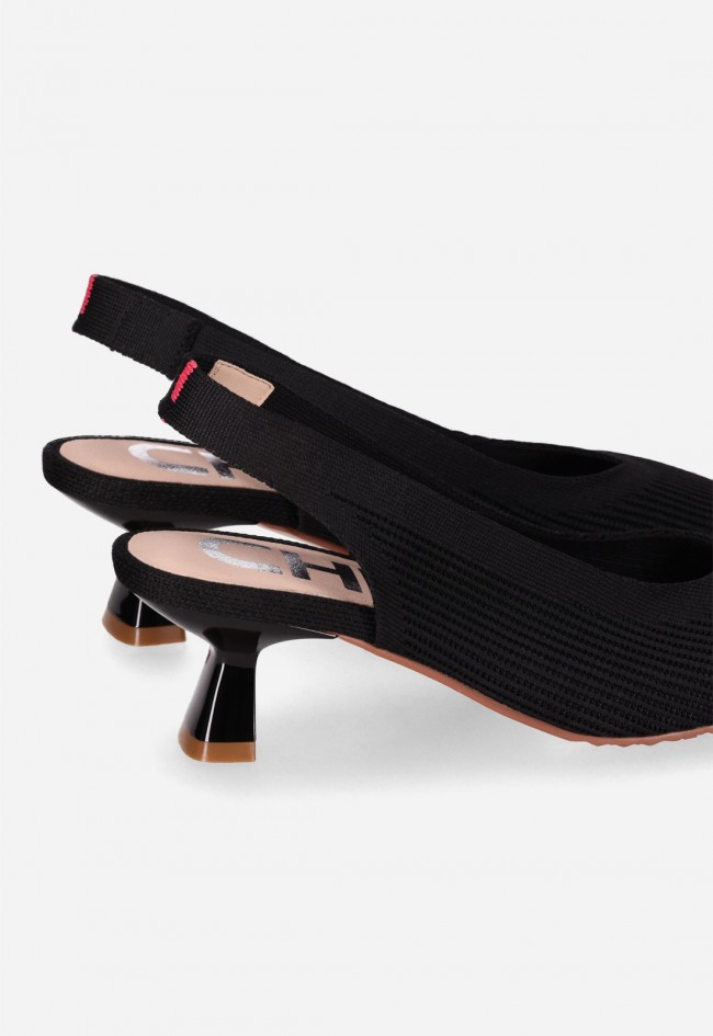 Zapato destalonado negro de tejido Chika10 Ambar 01 – elegante, ligero y cómodo