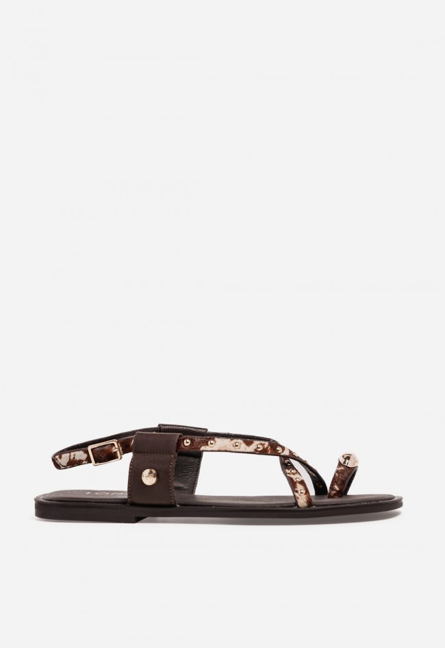 Sandalia plana de piel con tachuelas TOP 3 SF1696 – cómoda y en tendencia