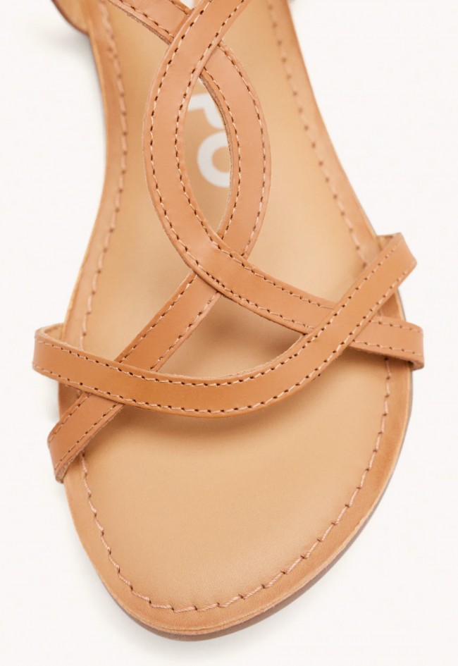 Sandalias planas de piel Gioseppo Lamim color cuero con tiras finas y confort extra