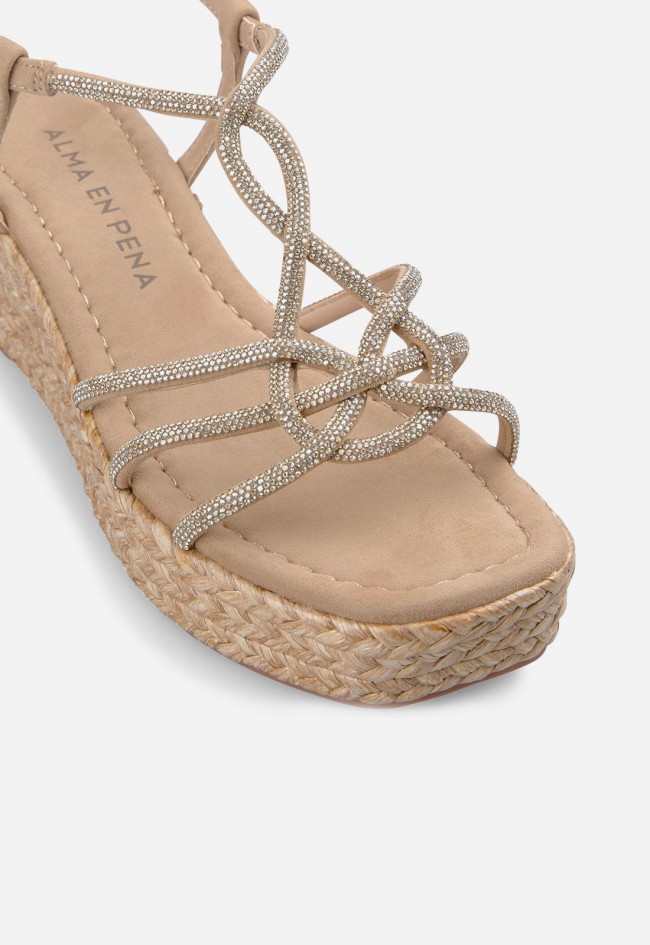 Sandalia de cuña Alma en Pena 50752 arena con tiras brillantes entrelazadas