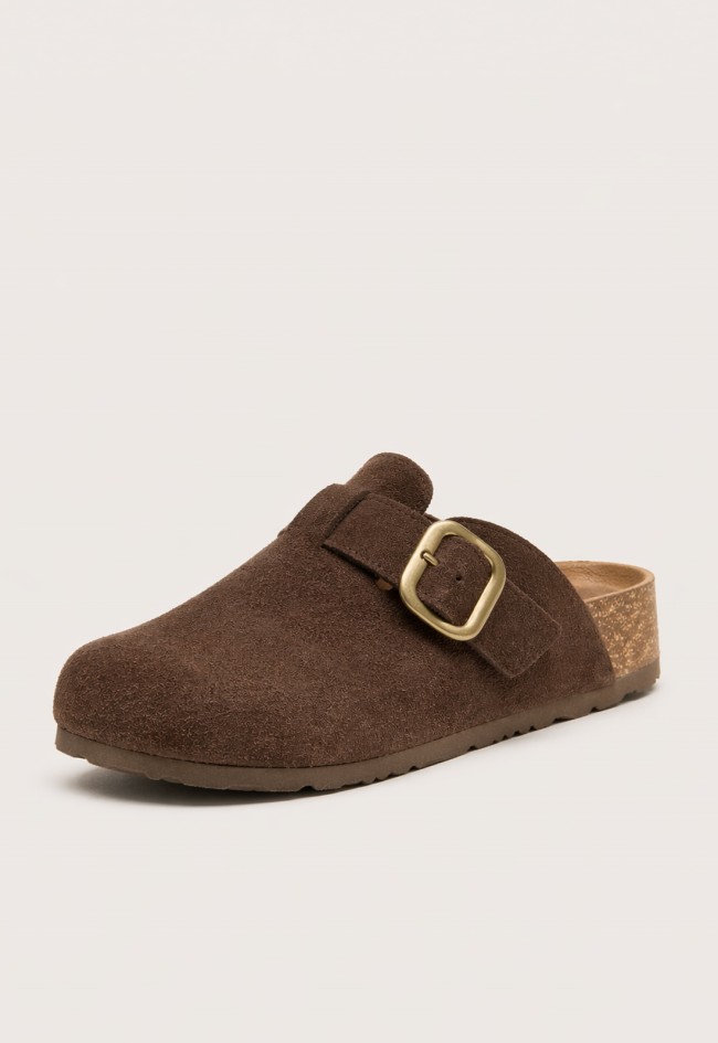 Zueco bio de piel Yokono Wiwi-264 con hebilla ajustable