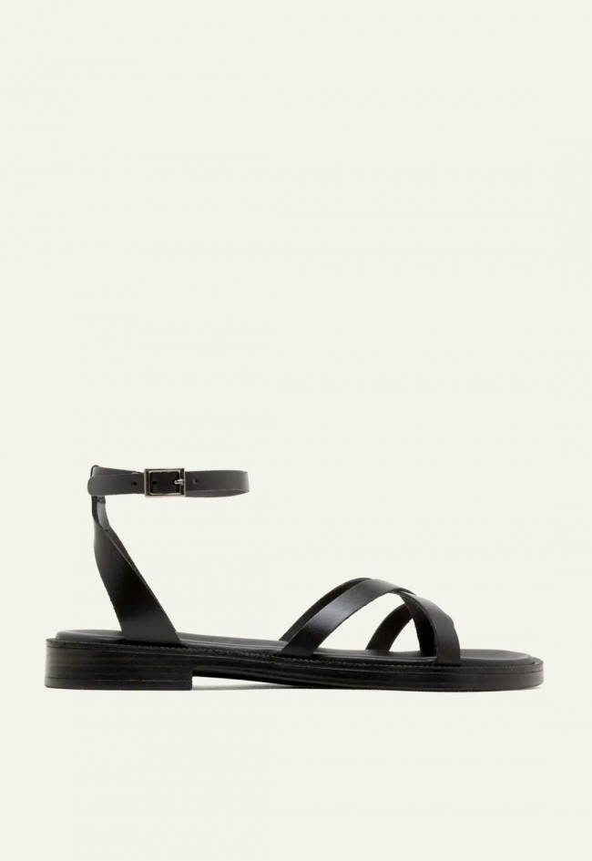 Sandalia plana esclava negra de piel Porronet Cecilia artesanal