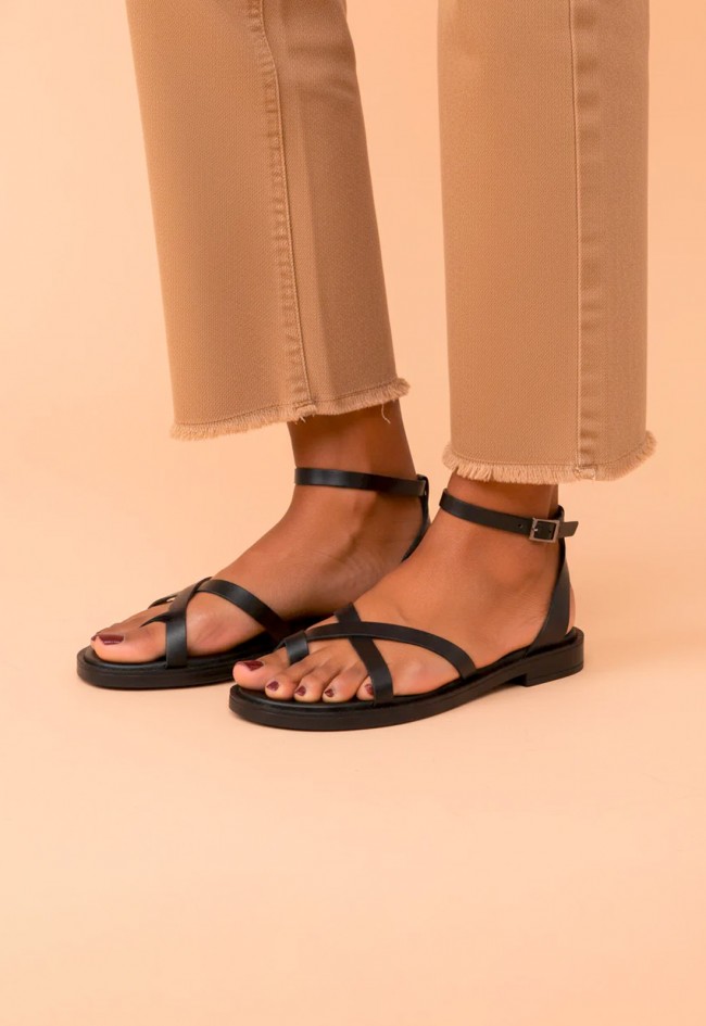 Sandalia plana esclava negra de piel Porronet Cecilia artesanal