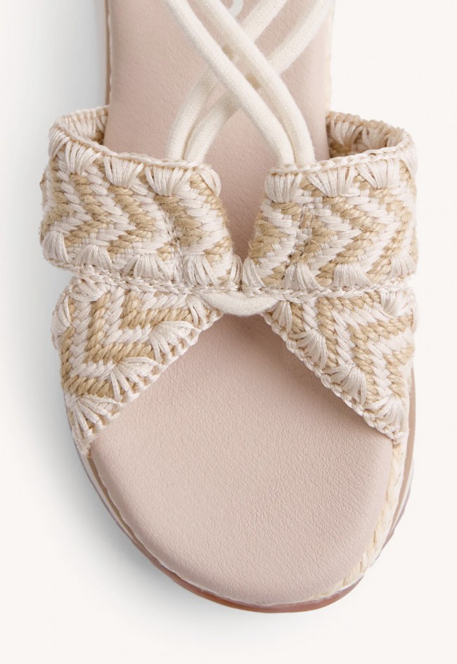 Sandalia de cuña bordada de mujer Gioseppo UGUNJA beige