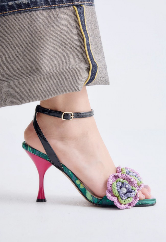 Sandalia de tacón EXE Anita-116 verde y negro con flores – elegancia que cautiva