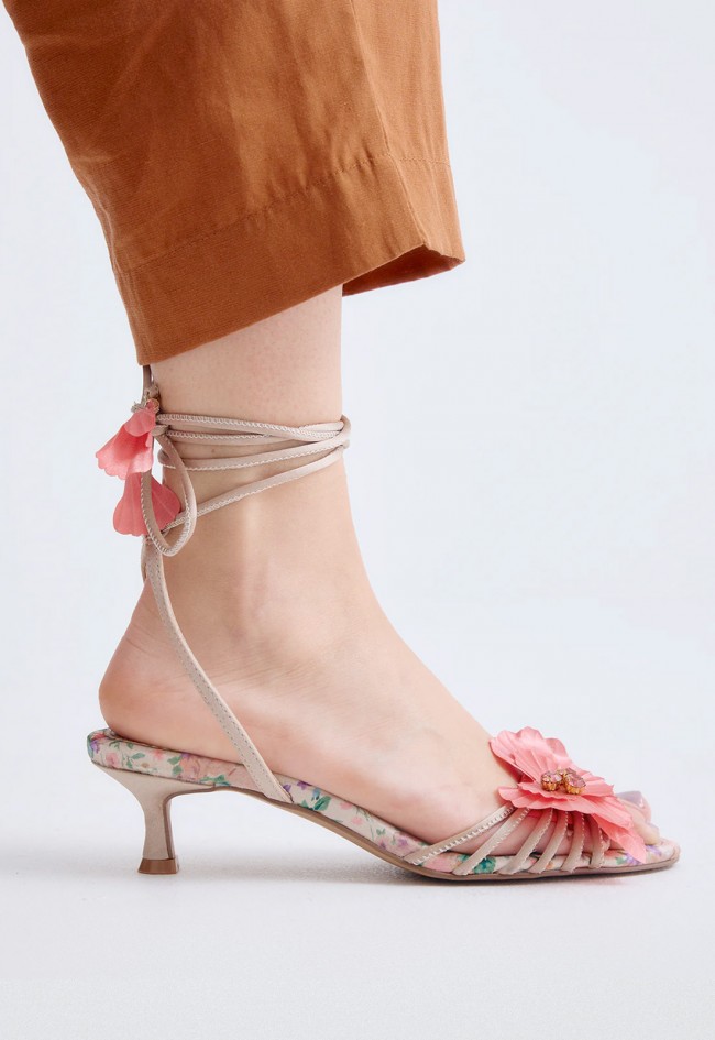 Sandalia de tacón bajo mujer EXE Kimberly-118 Flower beige y rosa – delicadeza floral para brillar