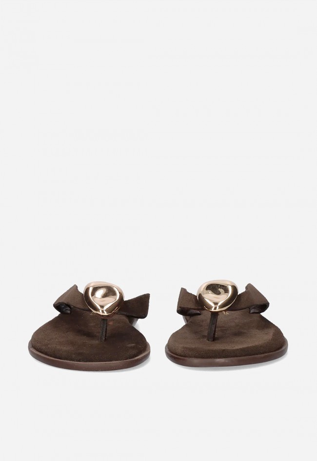 Sandalia plana mujer EXE 566 Zizel Suede Brown en piel marrón – elegancia dorada para tus looks de verano