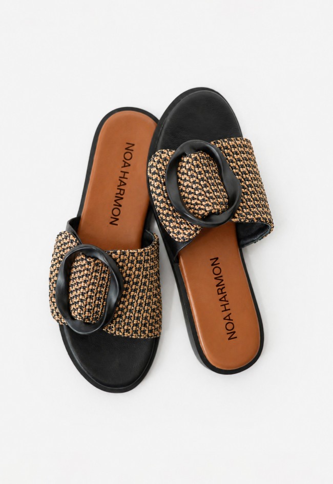 Sandalia plana mujer Noa Harmon GEA con hebilla ovalada – comodidad chic para verano  Versión para URL