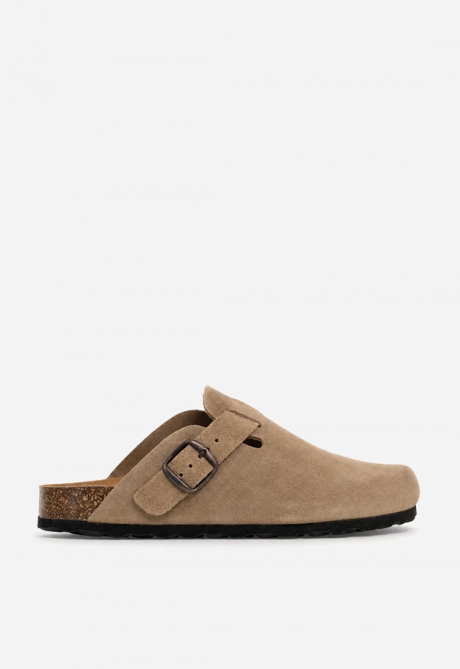 Zueco bio de mujer en piel serraje taupe con hebilla — estilo relajado y comfy a la última VAS 355