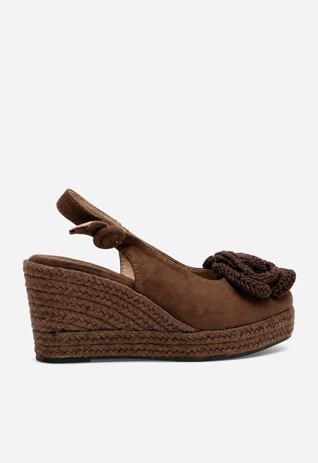 Alpargata mujer moka Identity 5040 – cuña de esparto y flor crochet
