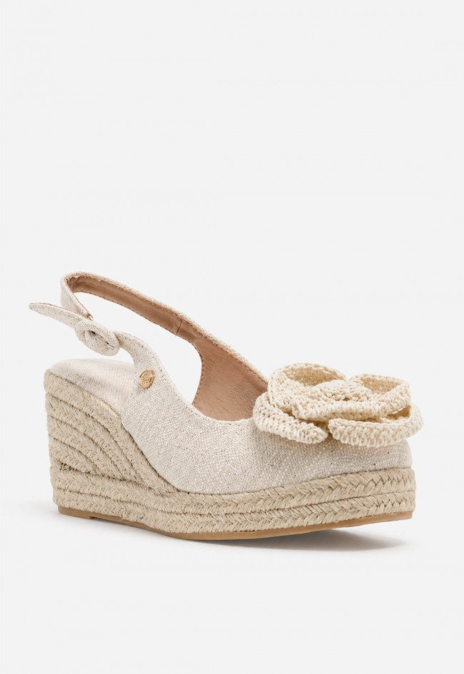 Alpargata mujer hielo Identity 5040 – cuña de esparto y flor crochet