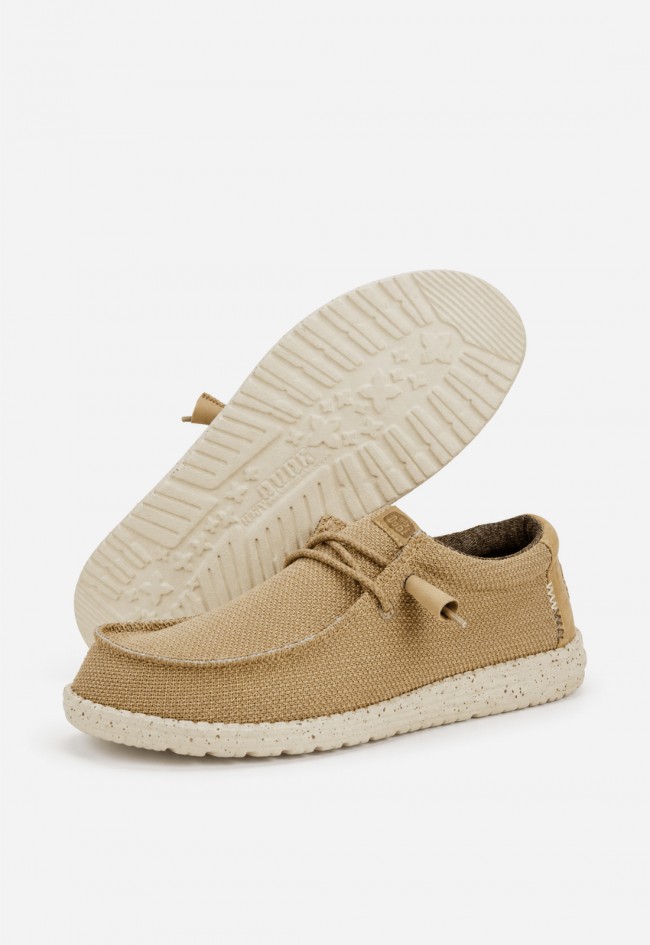 Mocasines hombre Hey Dude Wally Sport Mesh Tan White ultraligeros y transpirables