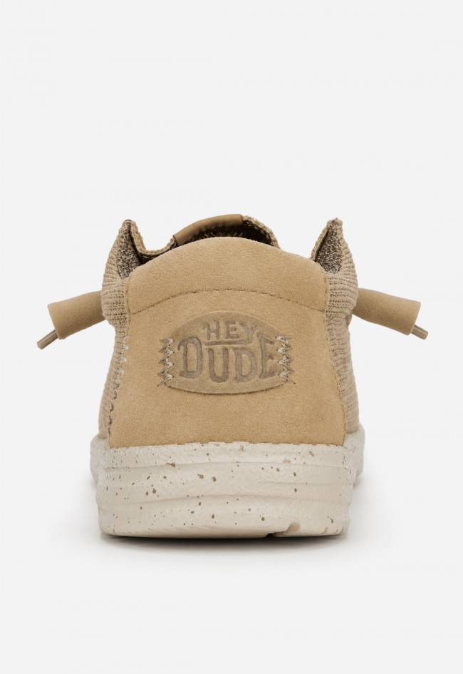 Mocasines hombre Hey Dude Wally Sport Mesh Tan White ultraligeros y transpirables
