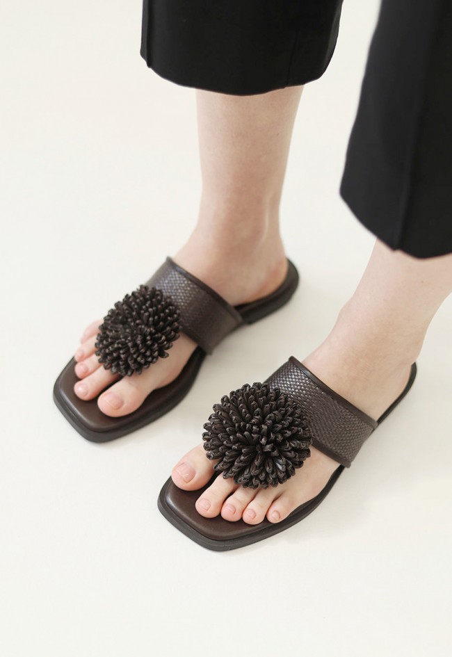 Sandalias planas Noa Harmon Petal con flor de rafia