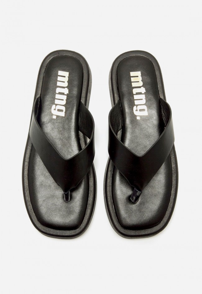 Sandalias Mustang Maby negras veganas con diseño minimal