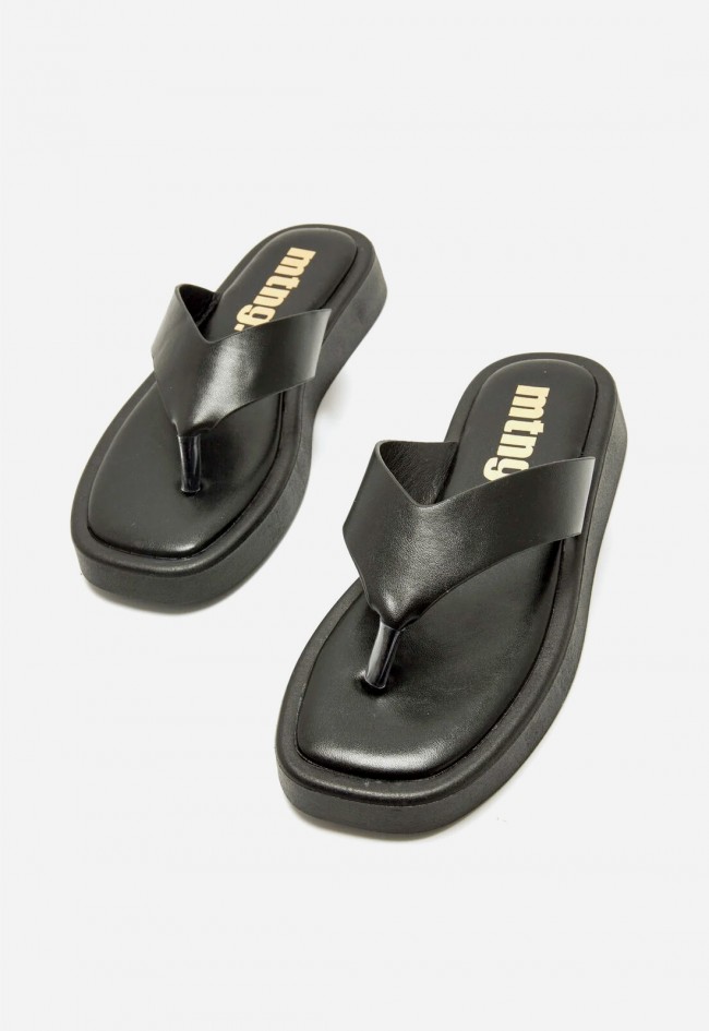 Sandalias Mustang Maby negras veganas con diseño minimal