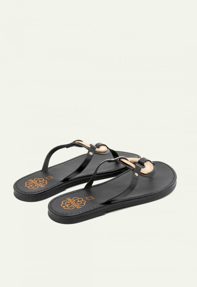 Sandalias Porronet Amaral negras de piel con adorno dorado