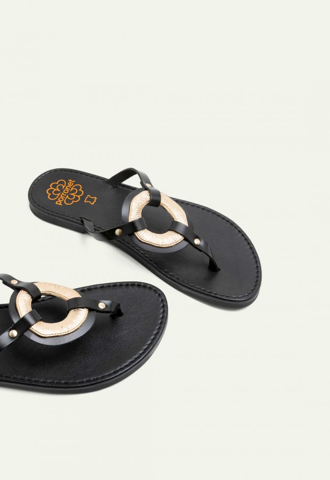 Sandalias Porronet Amaral negras de piel con adorno dorado