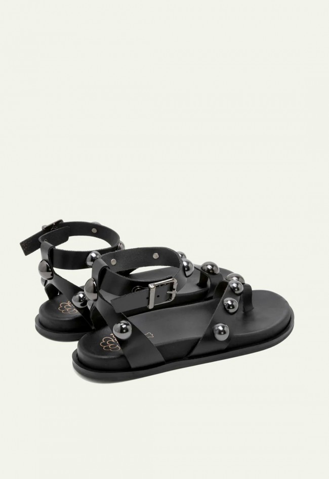 Sandalias Porronet Holly negras de piel con tachuelas metalizadas