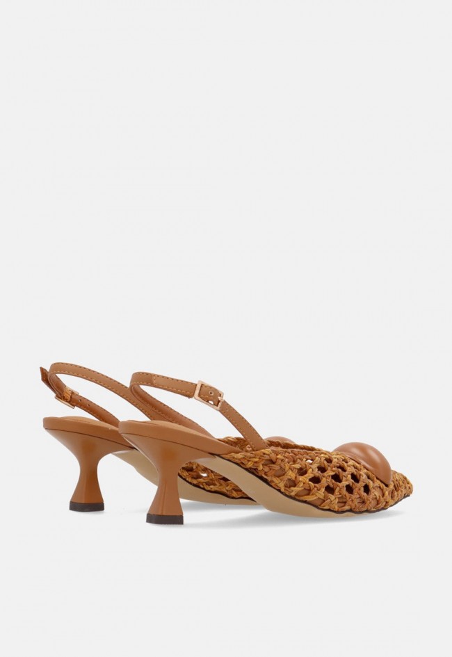 Zapato de tacón Noa Harmon Swan calado con detalle joya