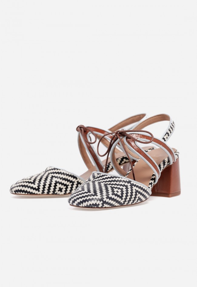 Zapato destalonado de piel GLO Rina con diseño exclusivo y tacón ancho