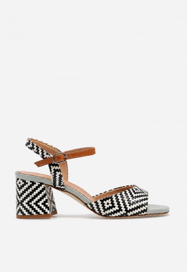 Sandalia de piel GLO Chija con diseño exclusivo y tacón ancho