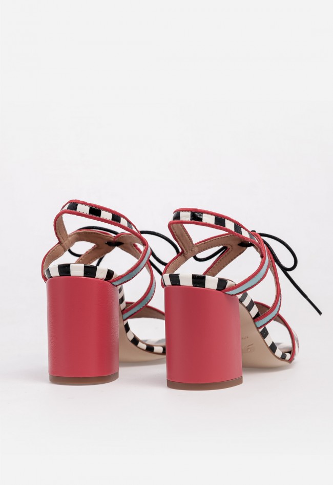 Sandalia de piel GLO Mariposa con diseño multicolor exclusivo