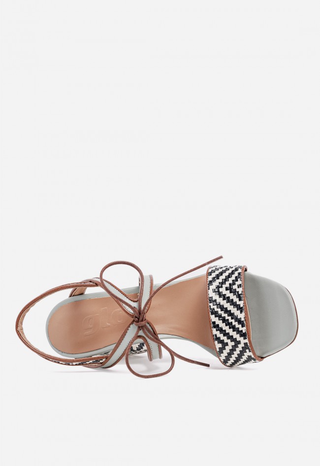 Sandalia de piel GLO Mariposa de diseño exclusivo con tacón ancho