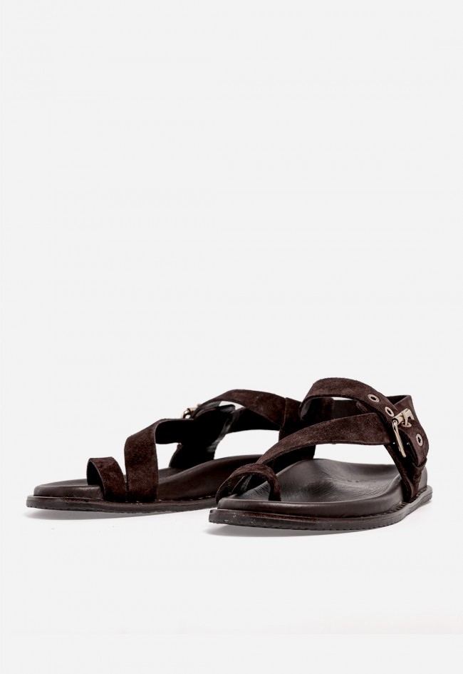 Sandalia plana de mujer GLO d27161-803v en piel moka con hebilla dorada y estilo boho chic