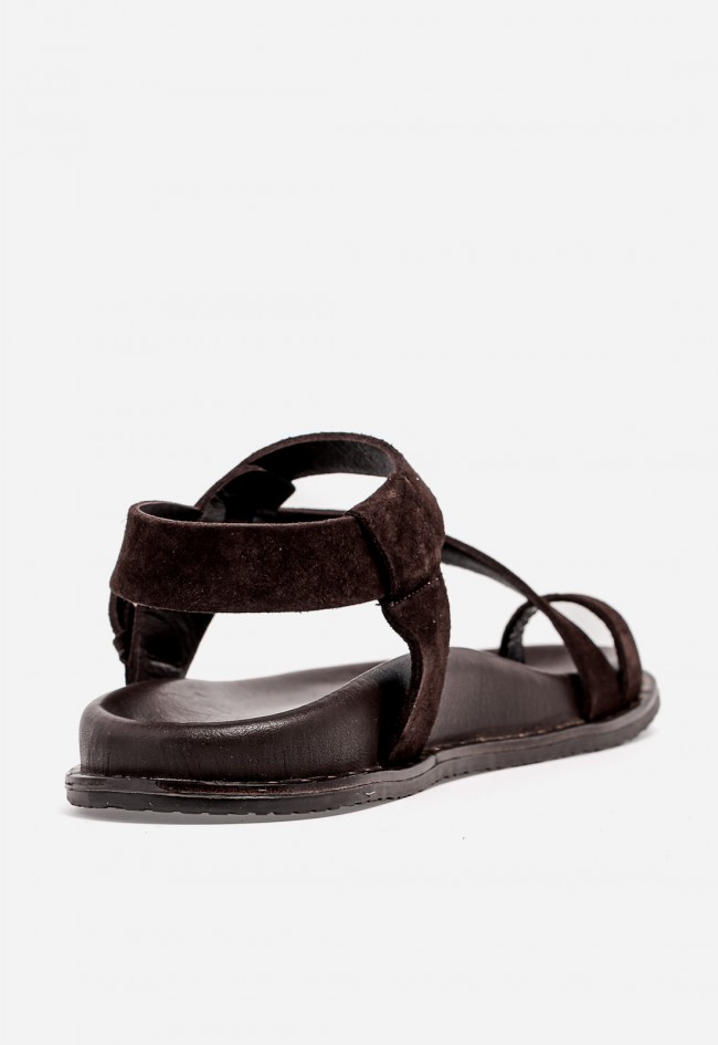 Sandalia plana de mujer GLO d27161-803v en piel moka con hebilla dorada y estilo boho chic
