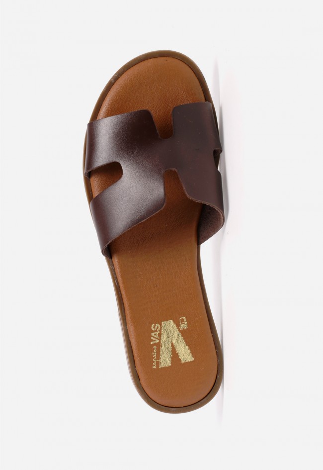 Sandalia plana mujer VAS 606 en piel marrón, estilo effortless para un verano con clase