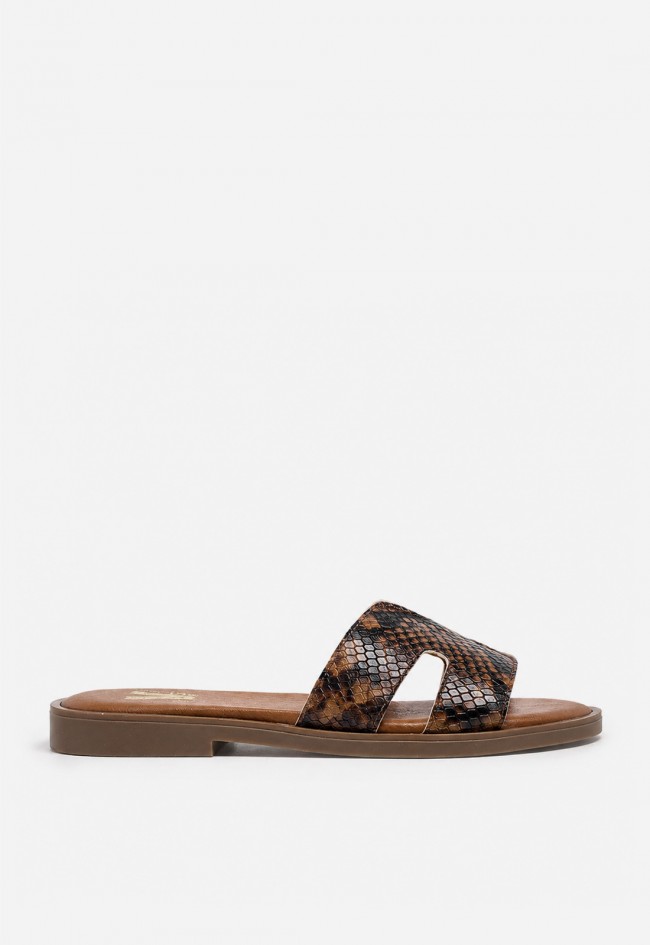 Sandalia plana mujer VAS 606 en piel animal print, actitud salvaje con estilo sofisticado