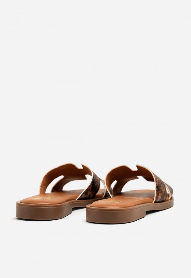 Sandalia plana mujer VAS 606 en piel animal print, actitud salvaje con estilo sofisticado