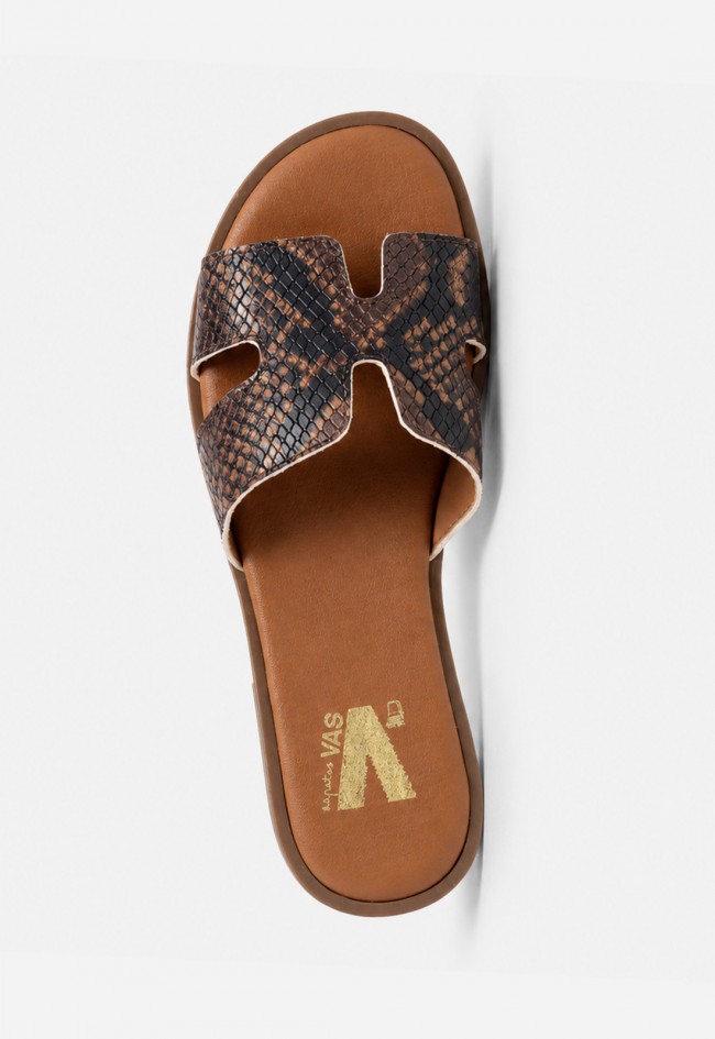 Sandalia plana mujer VAS 606 en piel animal print, actitud salvaje con estilo sofisticado