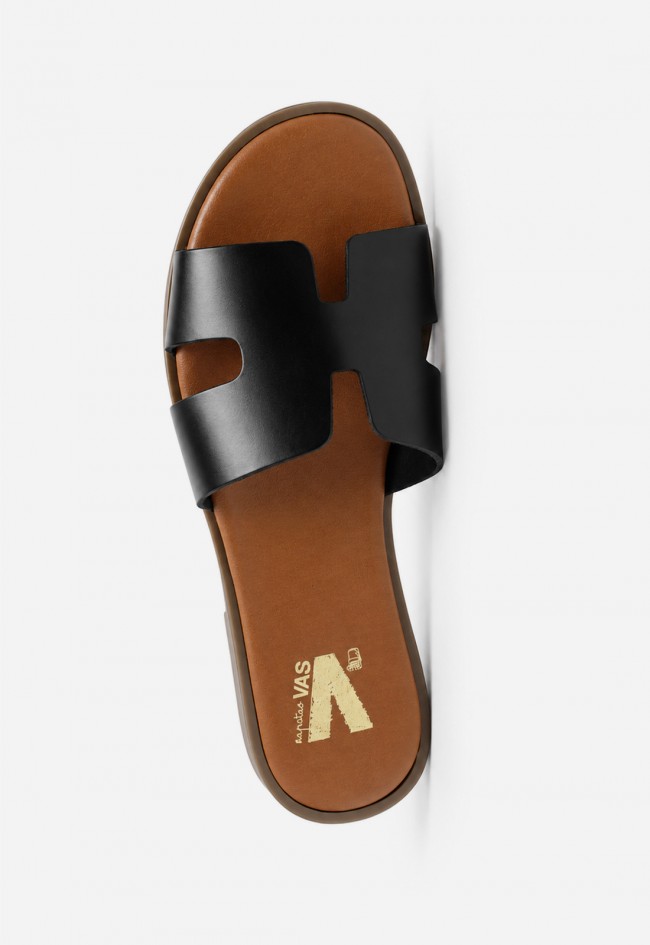 Sandalia plana mujer VAS 606 en piel negra, minimalismo chic para vestir el verano
