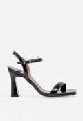 Sandalia de tacón Ángel Alarcón 23053-077r negra en piel para elevar tus looks con elegancia