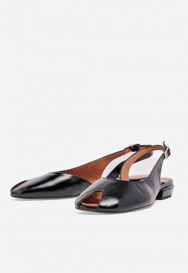 Bailarina destalonada peep toe mujer Ángel Alarcón Matilde en piel negra – chic sin esfuerzo