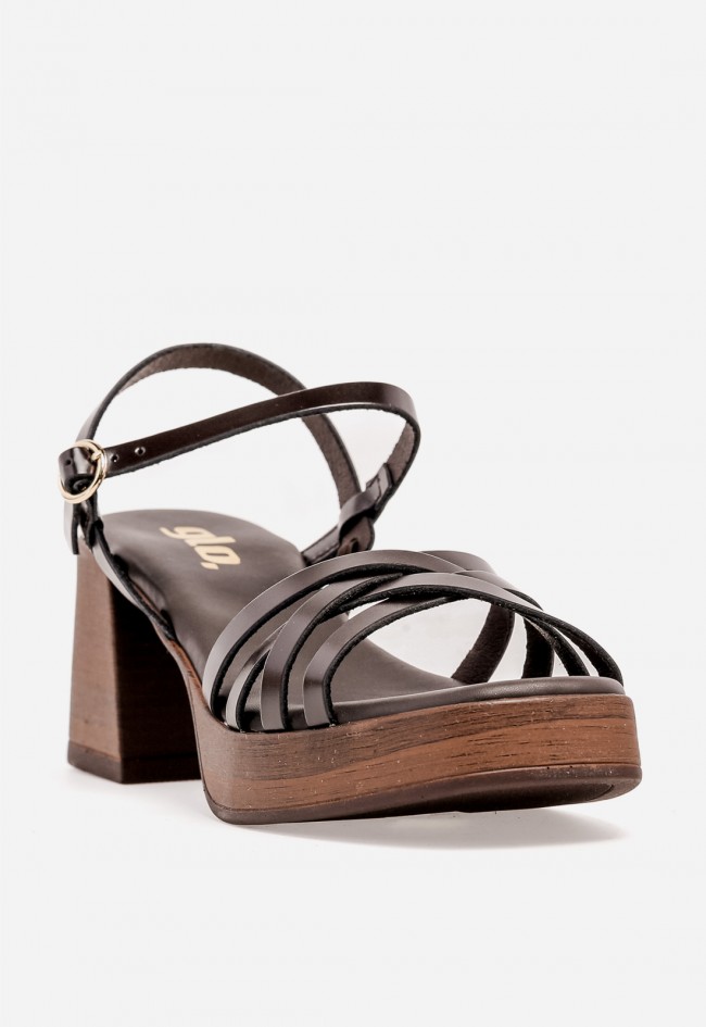 Sandalia de mujer GLO en piel moka con plataforma – elegancia chocolate para looks con altura
