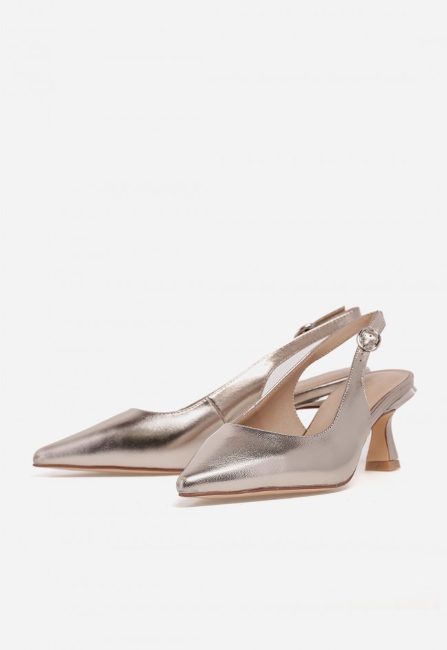 Zapato destalonado Alma en Pena en piel metalizada – sofisticación elegante para invitada