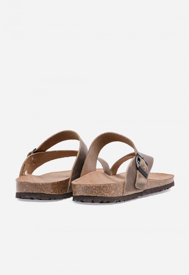 Sandalia bio de hombre en piel kaki con tiras cruzadas, comodidad natural para pisar con estilo