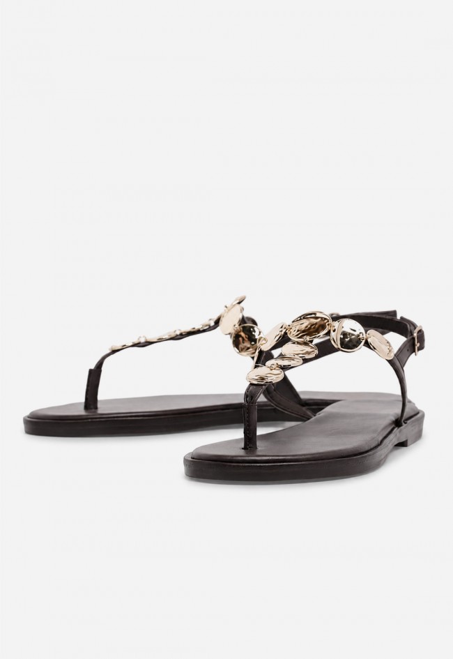 Sandalia plana de mujer VAS en piel marrón con detalle joya, sofisticación natural para tus looks de verano