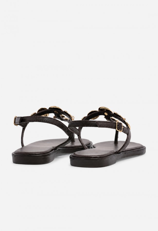 Sandalia plana de mujer VAS en piel marrón con detalle joya, sofisticación natural para tus looks de verano