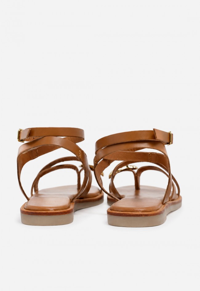 Sandalia plana de piel mujer VAS RSP-11952 color cuero con adorno dorado, elegancia effortless