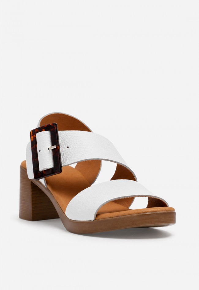 Sandalia de tacón mujer VAS New Gotica piel blanca con hebilla maxi, estilo que conquista
