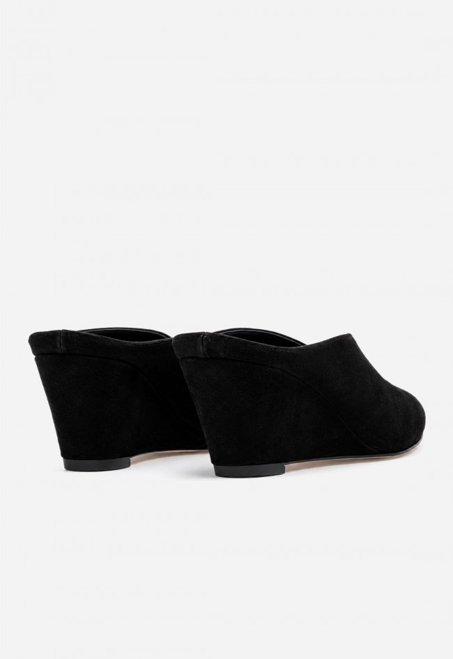 Zapato mule de mujer GLO Simo negro en piel con cuña, elegancia effortless