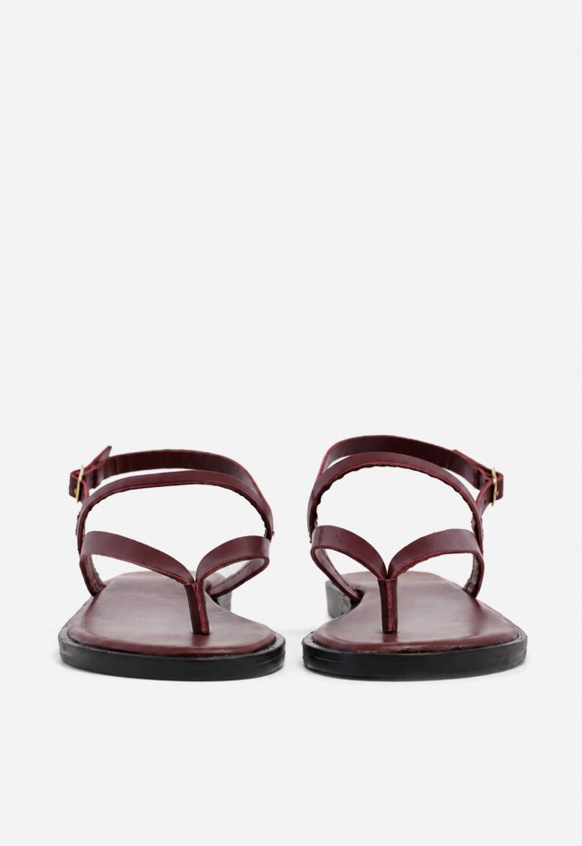 Sandalia plana de mujer VAS en piel burdeos, minimalismo elegante para pisar con actitud
