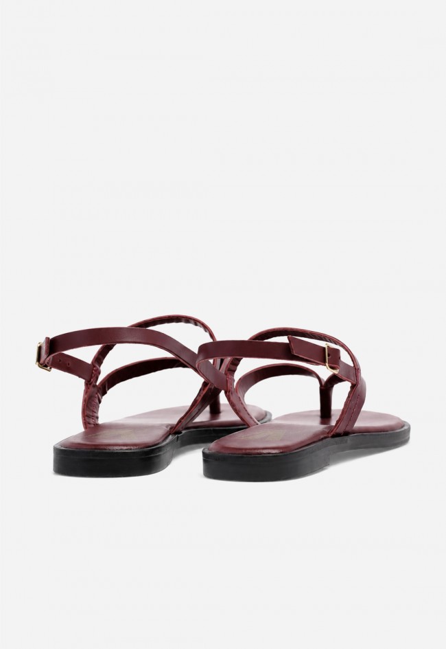 Sandalia plana de mujer VAS en piel burdeos, minimalismo elegante para pisar con actitud